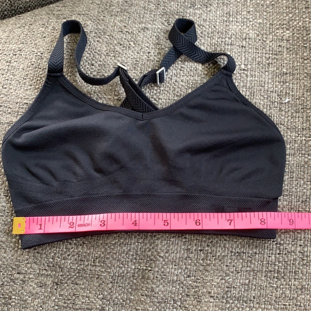 Under Armour Women’s Black Sports Cross Back Bra Size XS - Picture 2 of 6